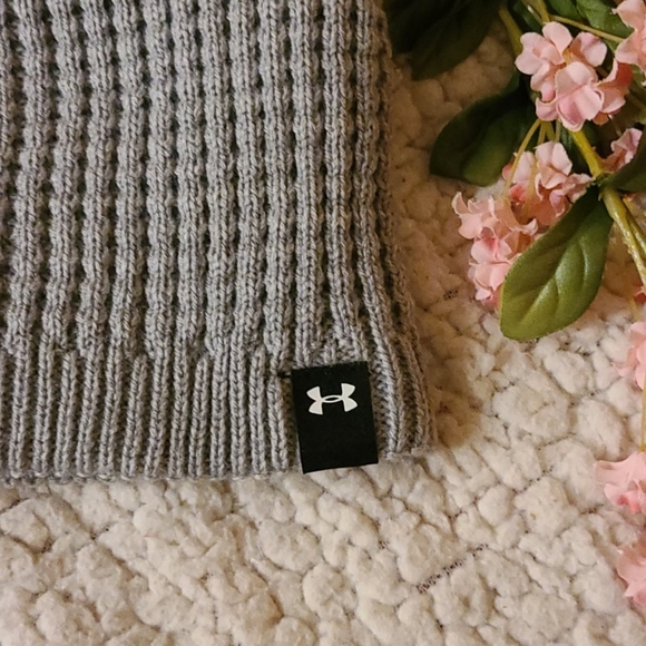❤New Under Armour gray hat❤ - Picture 3 of 6